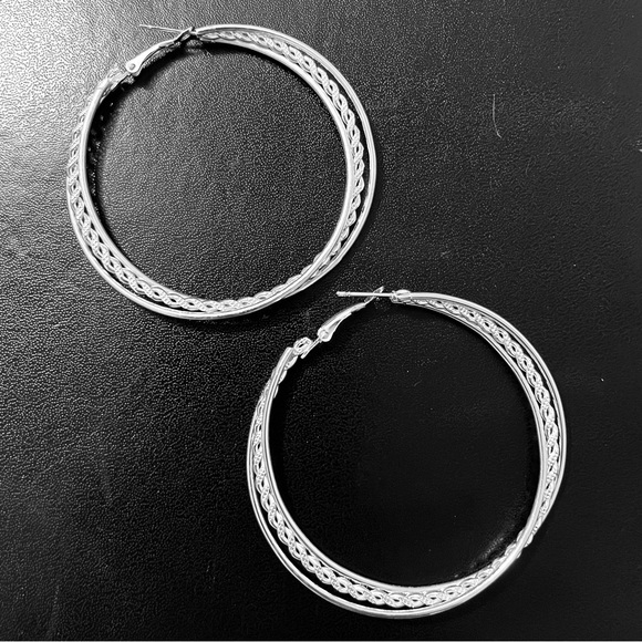 💗 Silver Ultima Rope Hoop Earrings 2” NEW - Picture 6 of 6